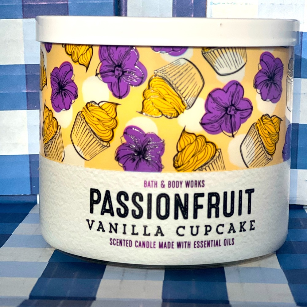 Bath & Body Works Passionfruit Vanilla Cupcake Candle